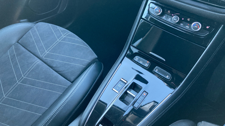 Vauxhall Grandland 1.5 Turbo D Ultimate 5dr Auto Diesel Hatchback